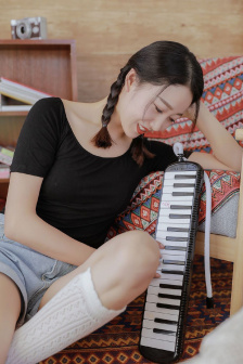 调教放荡丝袜美腿老师